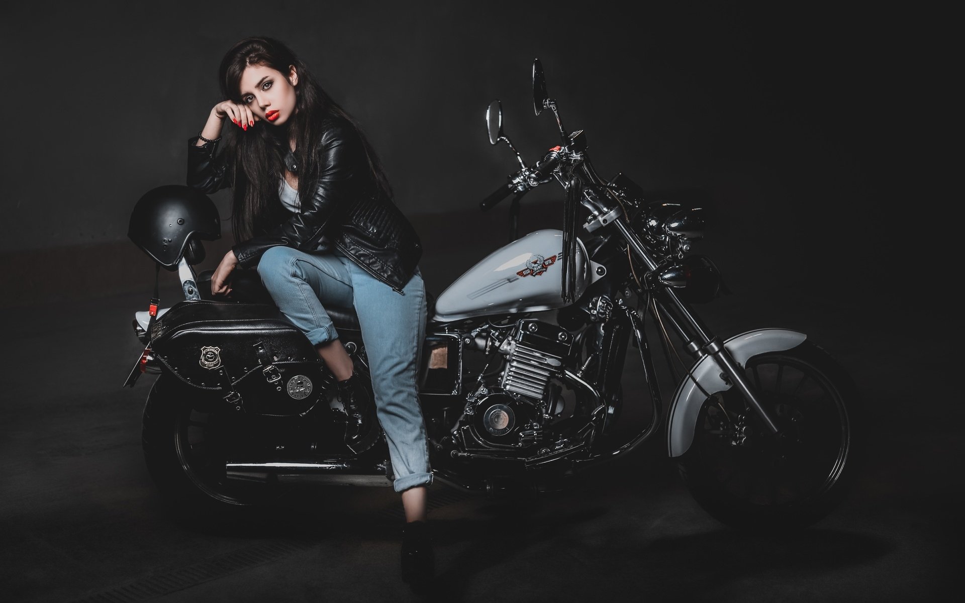 Biker girls: style and drive in Manama