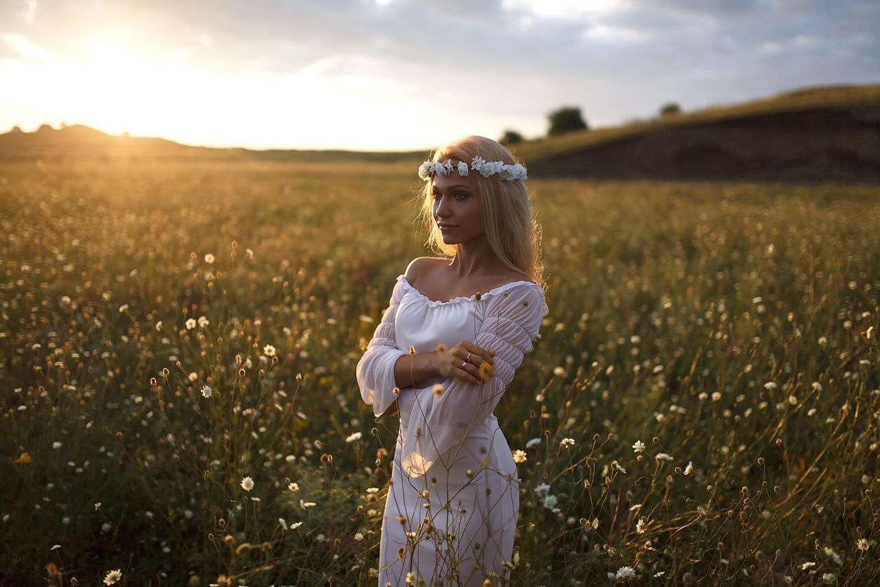 Girls in Slavic costumes in Manama