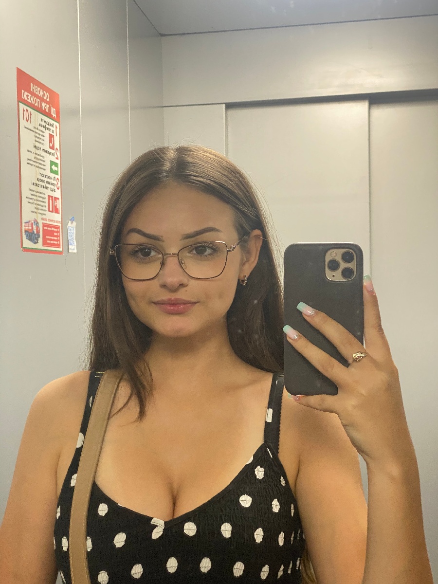 Sexy model Stacy in Manama