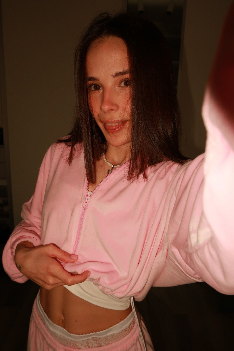 Tina brings the glow — live moments in Manama